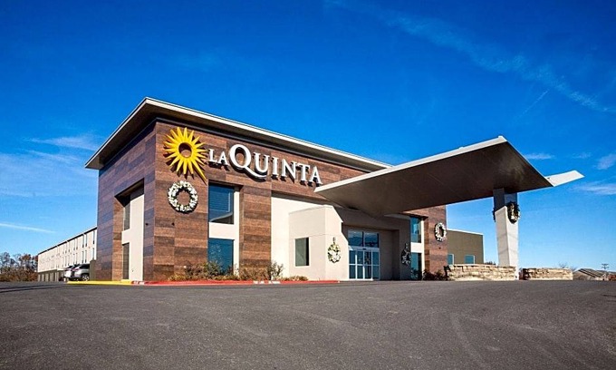 Branson Theater District Hotel | La Quinta Inn & Suites by Wyndham Branson
