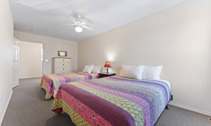 Indian Point House | Lake Lodge B - Resort Next to Silver Dollar City!