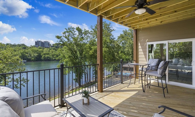 Branson Condo | Lake Taneycomo Views-Near Branson Landing-Cmty Outdoor Pool-Free Tickets-Elevator!