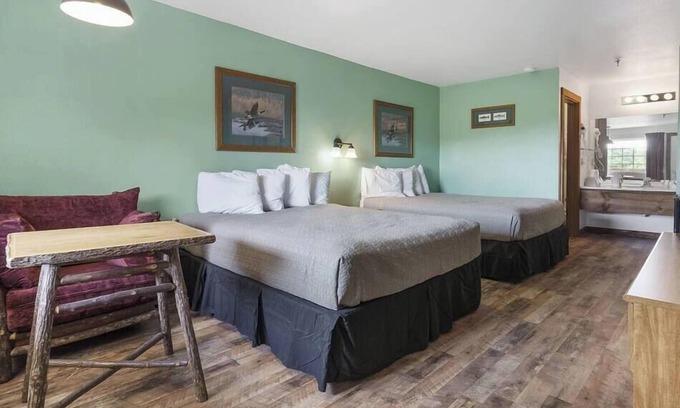 Indian Point Condo | New Listing <0.5 mile SDC + Free Shuttle + Pets OK