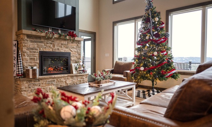 Kimberling City House | NEW! Luxury Lakefront Private Lodge Resort Pools Workout Gym Over 30 FREE amenities!