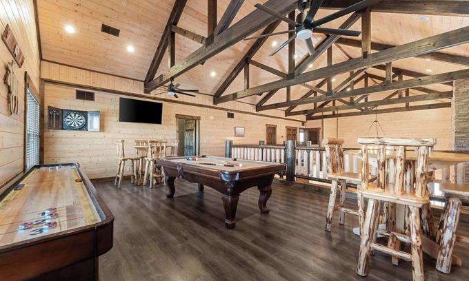 Table Rock House | Private Pool! Rustic Charm! Steps from the Lake!