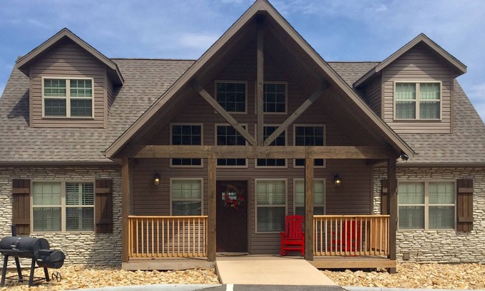Indian Point Cabin | Rockwood Lodge: Lakeview & Boat Slip Included! 2Pools June-Aug