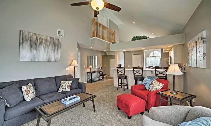 Table Rock Condo | Screened Porch & Pool Access: Condo in Branson