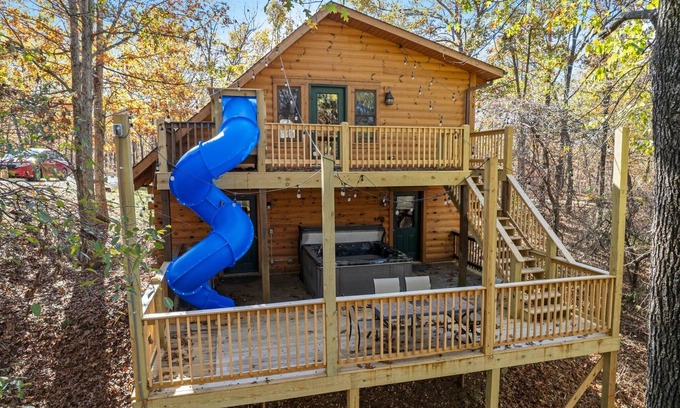 Ridgedale Cabin | Secluded Cabin, HotTub, View, Loft, Games, Near Big Cedar Trophy Buck, Dog Friendly, Car Charger