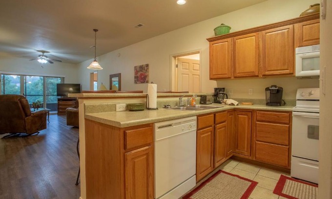 Branson West Apartment | Sunrise Chateau Condo