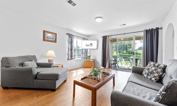 Branson Condo | Super Cozy and Clean 2BD/2BA Condo! Minutes to Downtown Branson and Shopping!