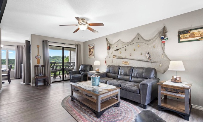 Kimberling City Condo | Table Rock Lakefront w Acess! Free Tickets! Community Amenities!