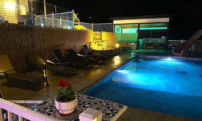 Indian Point Villa | Table Rock Mega-Villa: Sleeps 29, Private Heated Pool & Hot Tub, 3 mins to SDC!
