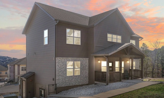 Indian Point House | TableRock Boat slip Included! HotTub, OutdoorPools