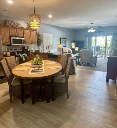Hollister Apartment | Tina Condo B-5