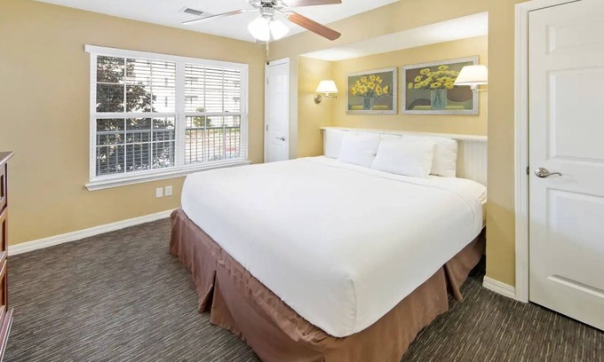 Branson Apartment | Ultimate Getaway: 3 Villas, Pools, Golf, S’mores, Fishing & Games Galore!