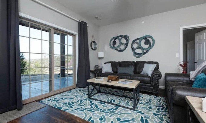 Indian Point Condo | Upscale Condo closest to SILVER DOLLAR CITY, TABLE ROCK LAKE & BRANSON GOLF