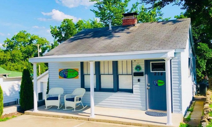 Downtown Branson House | Walk to Downtown/The Landing! Beautiful cottage, cozy private hot tub!