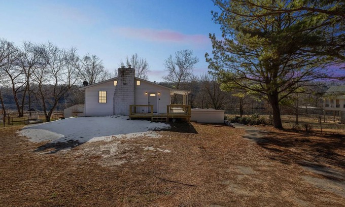 Rockaway Beach House | Waterfront Retreat at Rockaway with Fishing Dock
