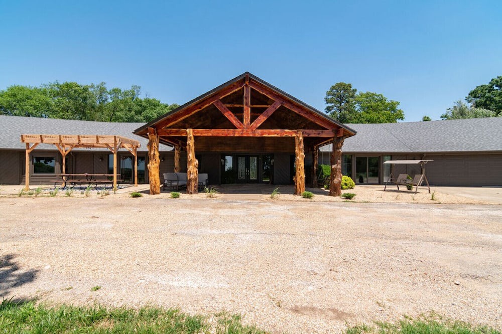 Blue Eye House | Enjoy the best escape for your 30 day min stay!