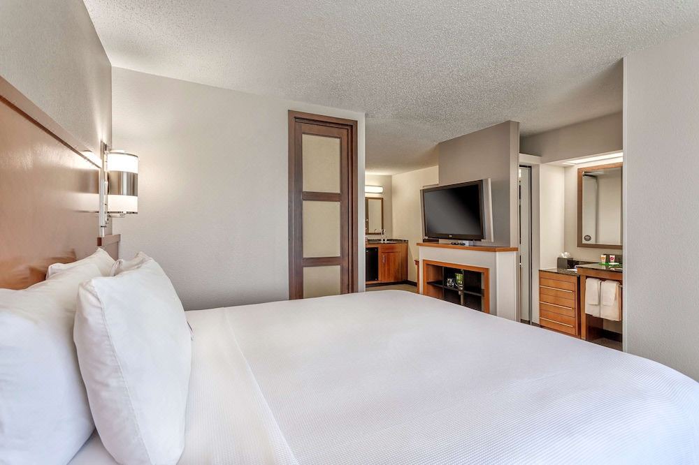 Photo of Bedroom in Overland Park
