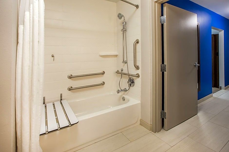 Photo of Bathroom in Murray