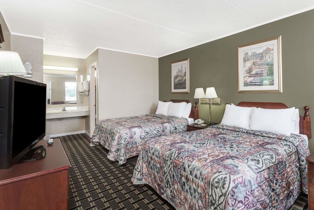 Photo of Bedroom in Lenoir City