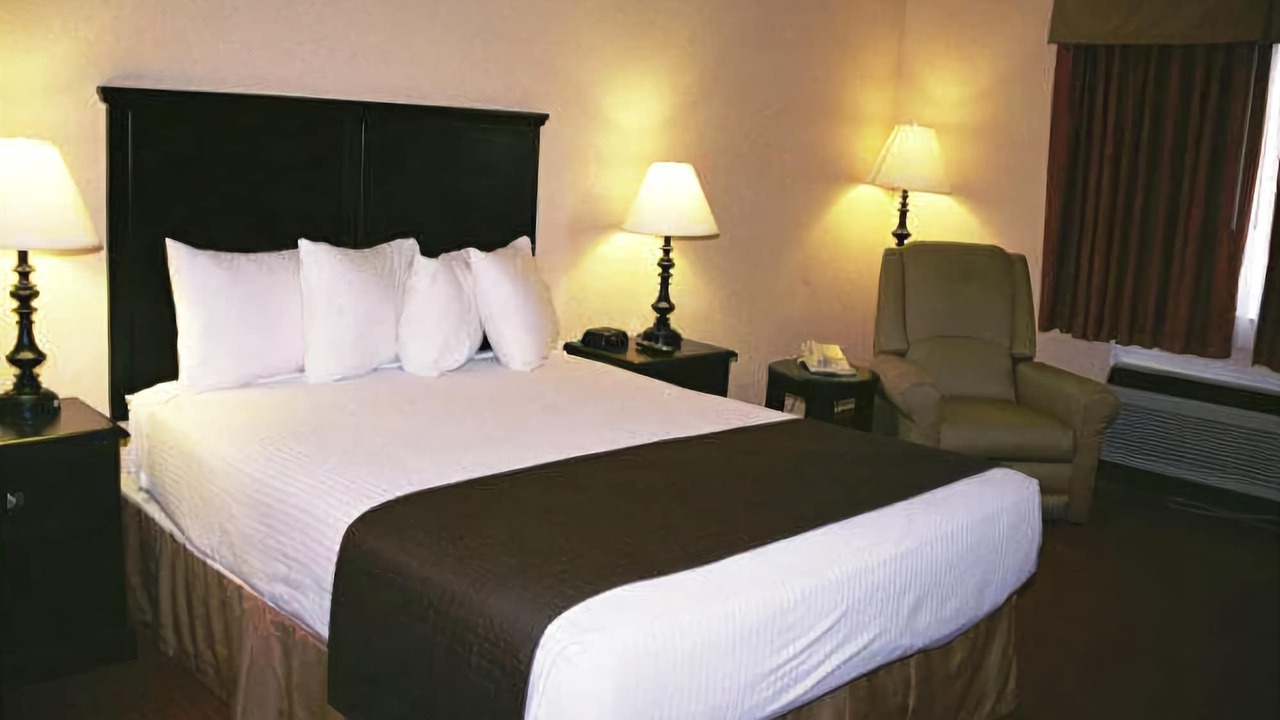 Photo of Bedroom in Shawnee Heights