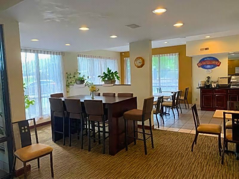 Photo of Livingroom in Cave City