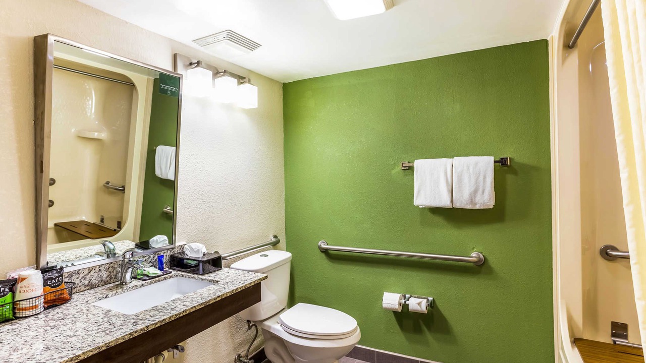 Photo of Bathroom in Blountville
