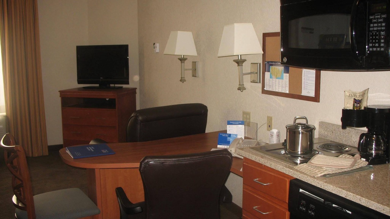 Photo of Livingroom in I-435 West KC-KS