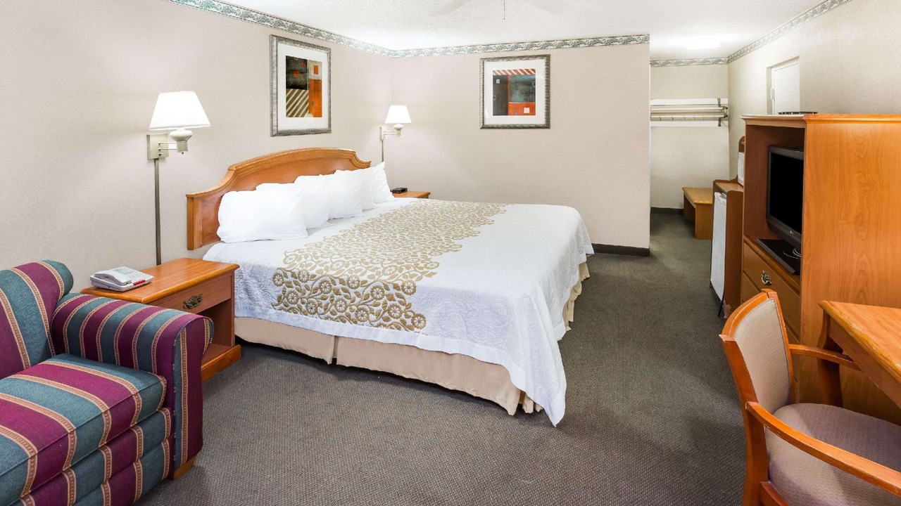 Photo of Bedroom in Batesville