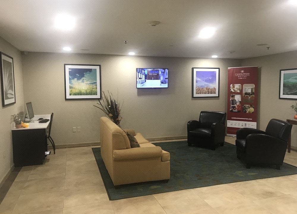 Photo of Livingroom in I-435 West KC-KS