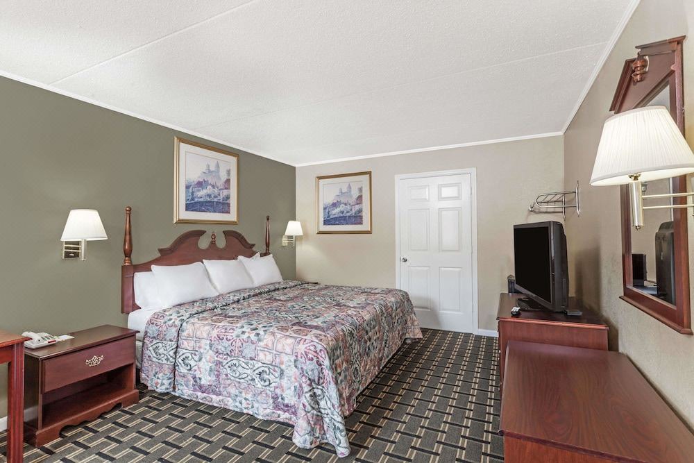 Photo of Bedroom in Lenoir City