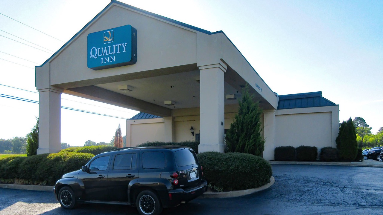 Photo of Buildings in Holly Springs