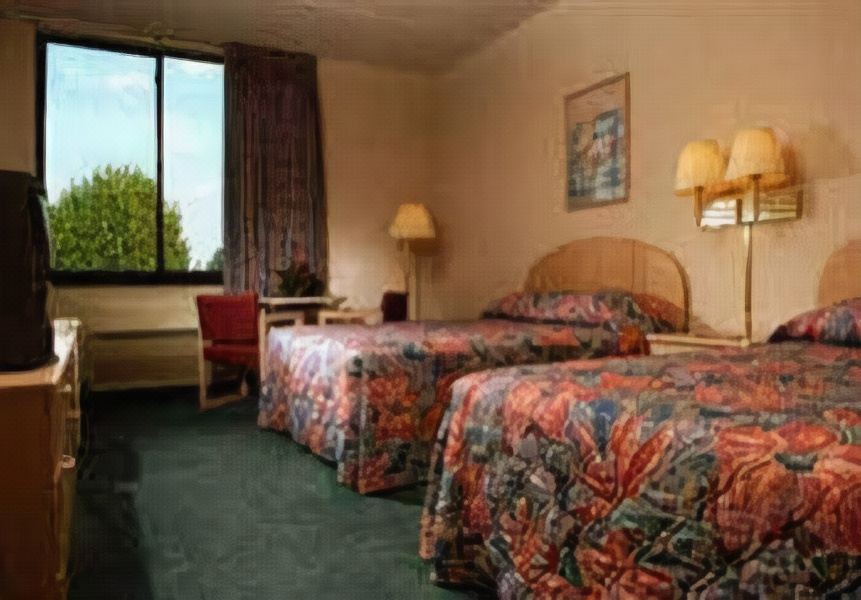Photo of Bedroom in Branson Theater District