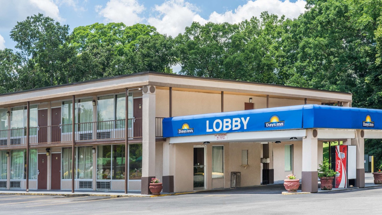 Photo of Buildings in Hurricane Mills