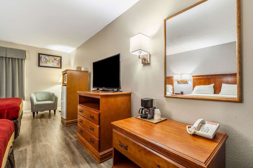 Photo of Livingroom in West Lincoln