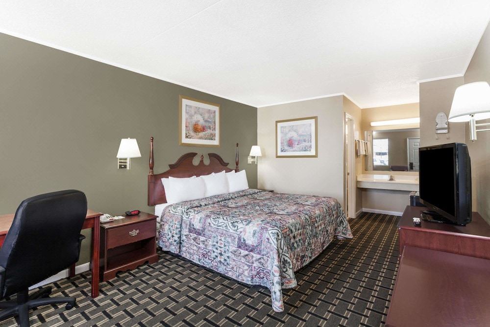 Photo of Bedroom in Lenoir City