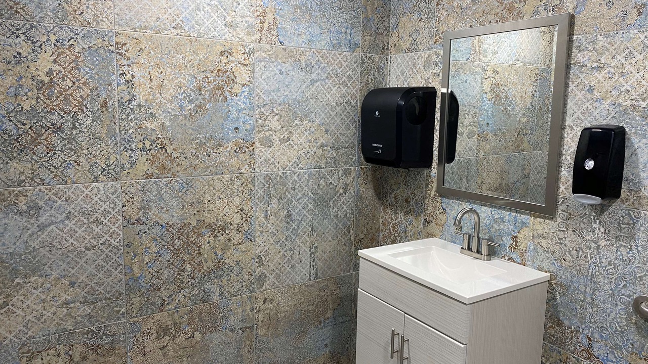 Photo of Bathroom in Prestonia