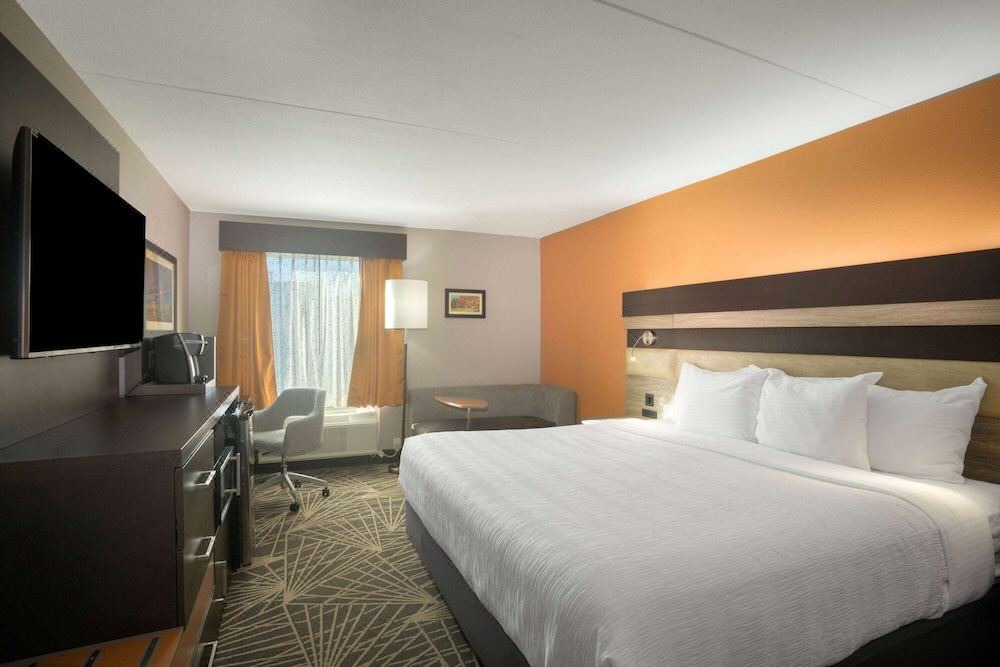 Photo of Bedroom in Branson Theater District