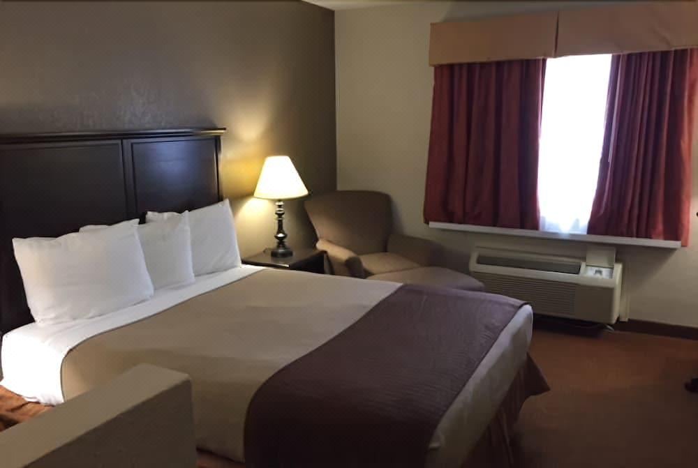 Photo of Bedroom in Shawnee Heights
