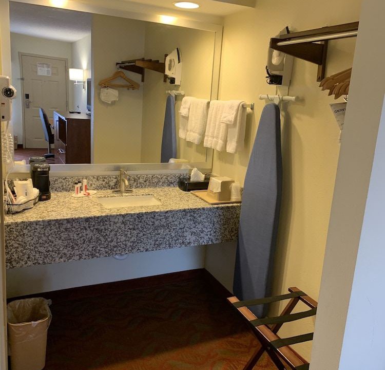 Photo of Kitchen in Cave City