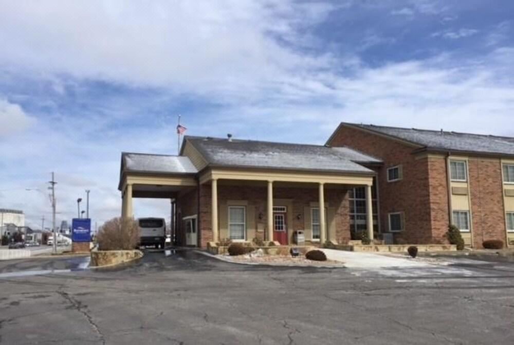 Photo of Buildings in Shawnee Heights