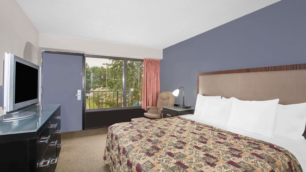 Photo of Bedroom in Benton
