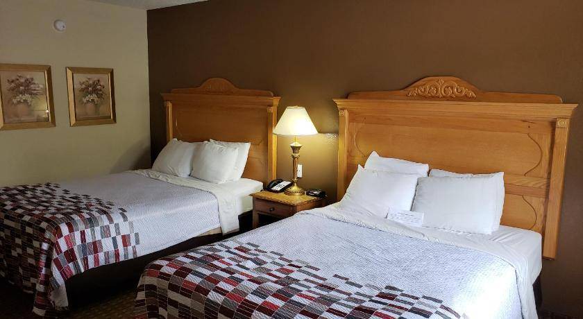 Photo of Bedroom in Branson Theater District