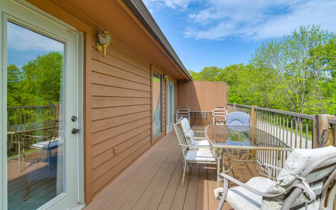 Photo of Patio Balcony in Branson West
