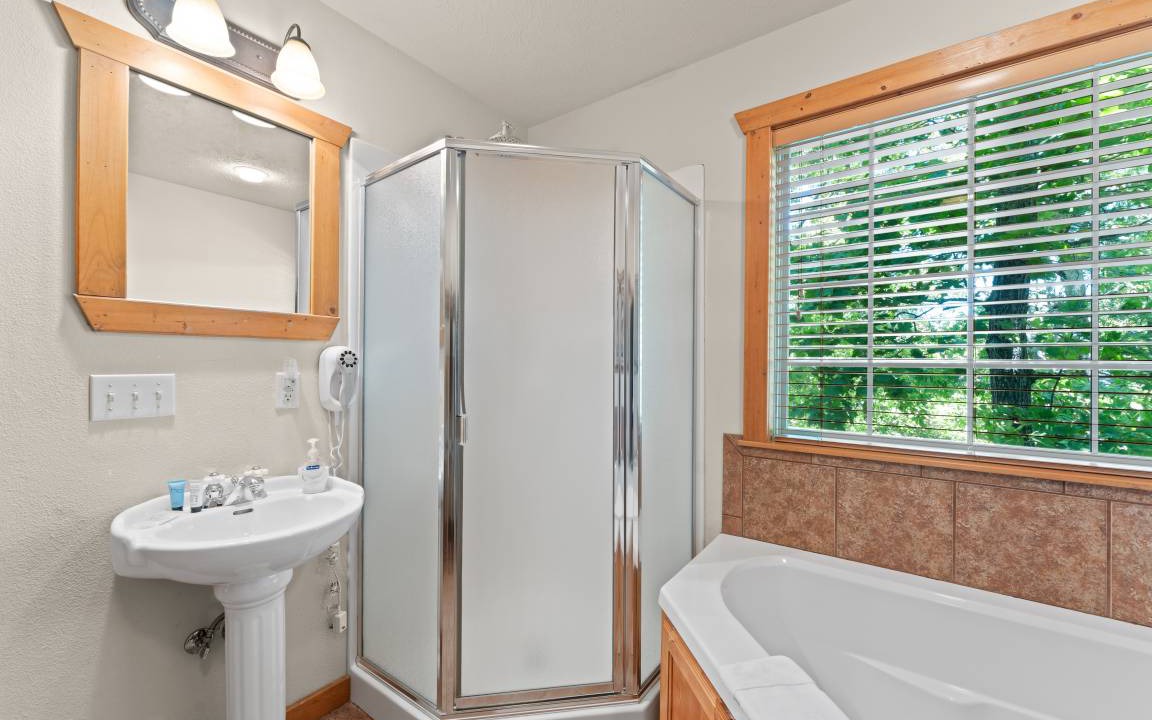 Photo of Bathroom in Reeds Spring