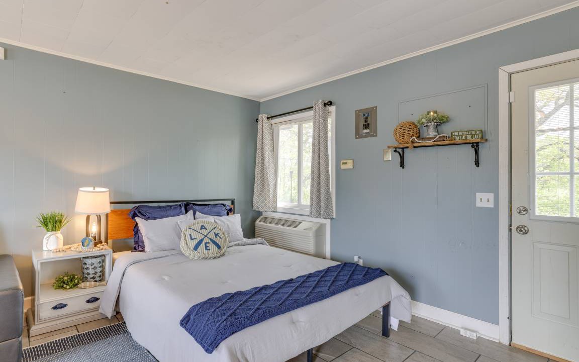 Photo of Bedroom in Shell Knob