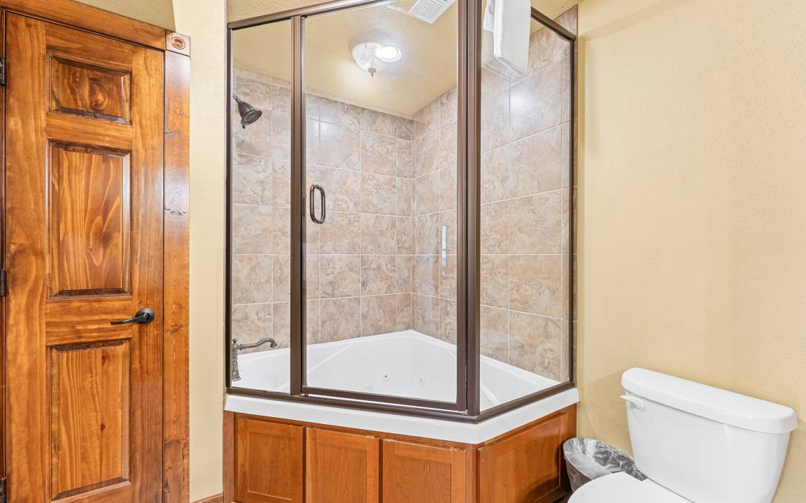 Photo of Bathroom in Reeds Spring
