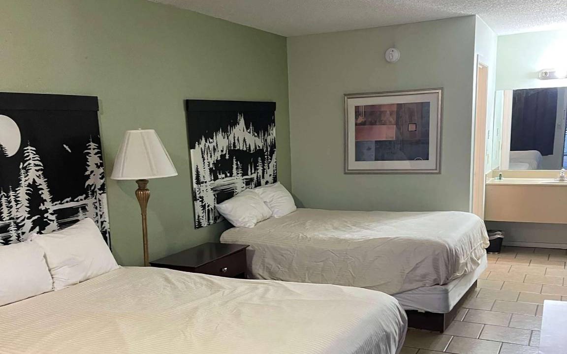 Photo of Bedroom in Branson Theater District