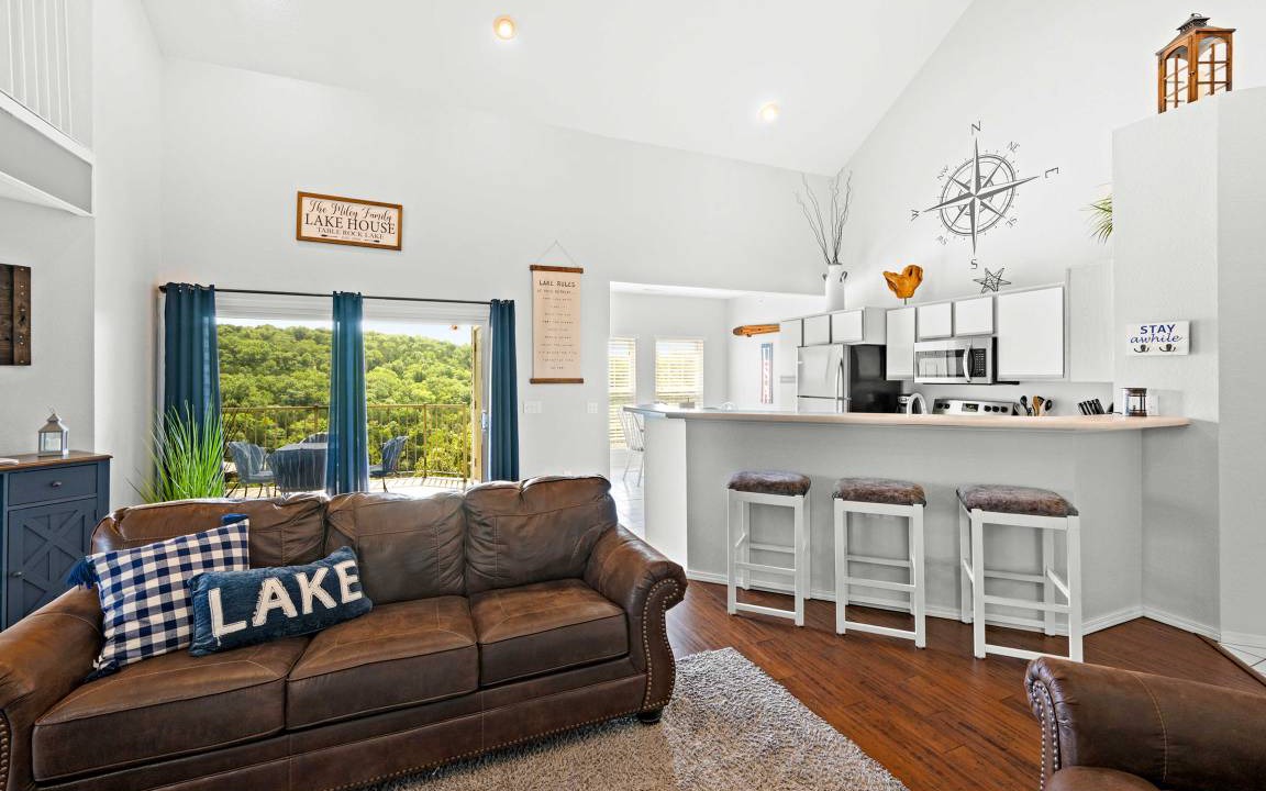 Photo of Livingroom in Kimberling City