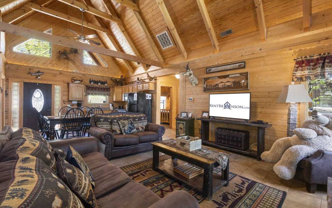 Photo of Livingroom in Branson Cedars