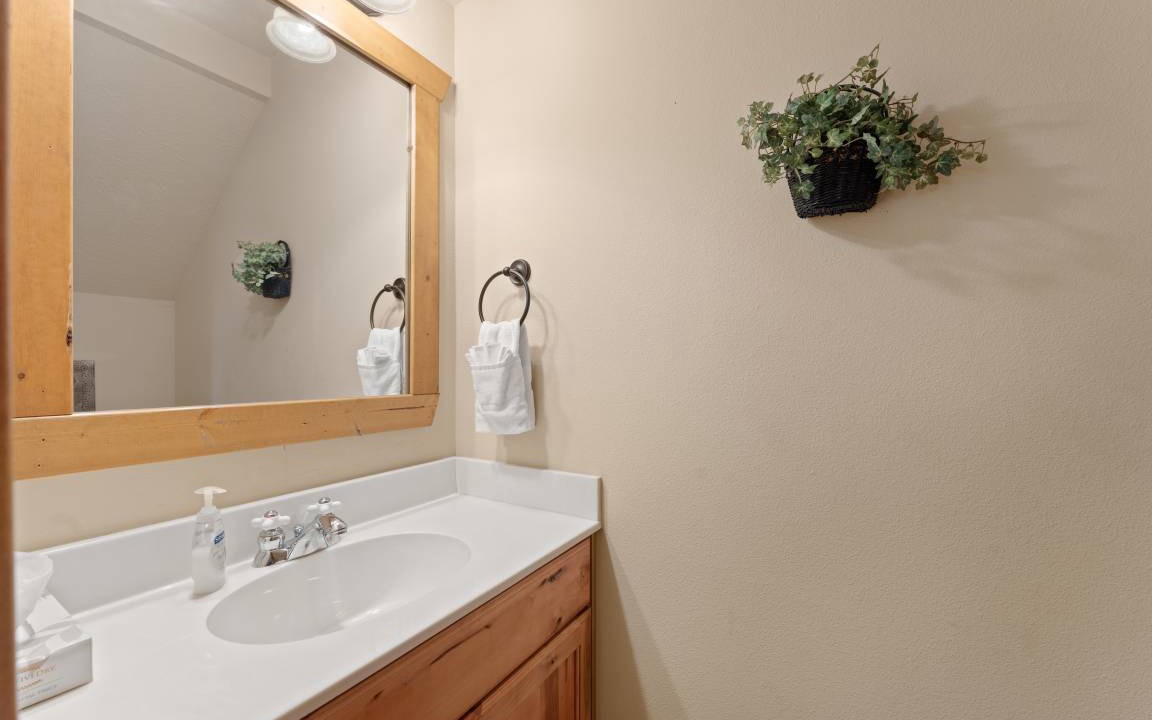 Photo of Bathroom in Reeds Spring